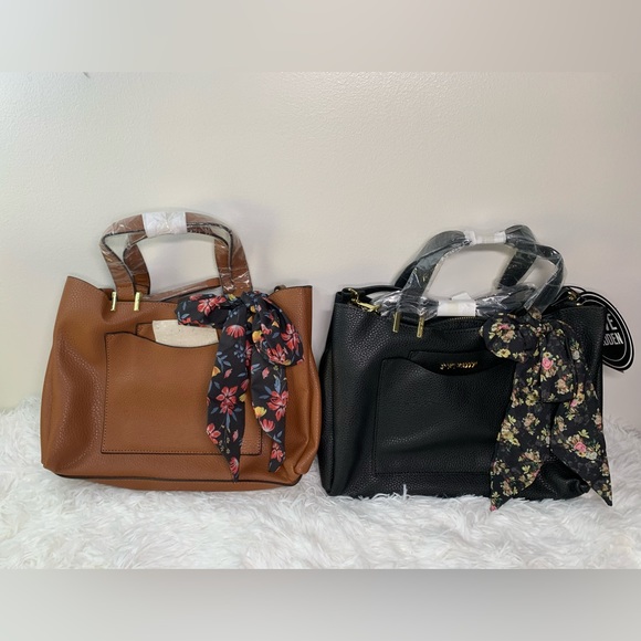 SOLD!!!NWT Bundle of 2 Steve Madden B
Parker shoulder bags - Picture 1 of 16